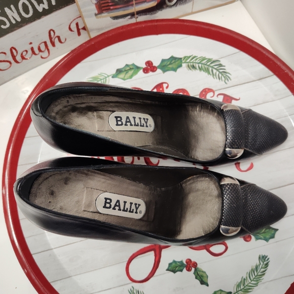 🖤 Vintage 80's Bally Switzerland Lamb Leather Kitten Heel Pumps, Black, 7N - Picture 15 of 16